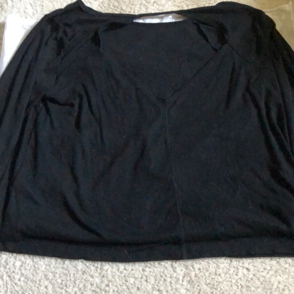 Hollister Long Sleeve - Picture 4 of 4